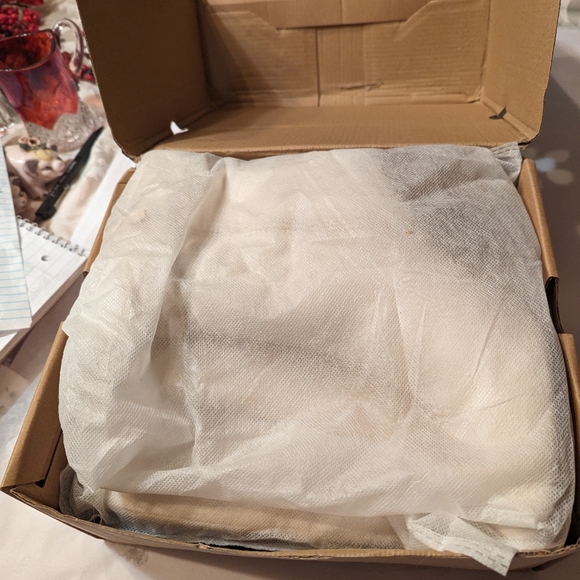 Women's 7 beige faux suede knee high side zip boots New in box - Picture 5 of 13